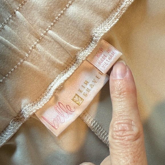 Belle by Kim Gravel Cream Capris - Picture 9 of 12